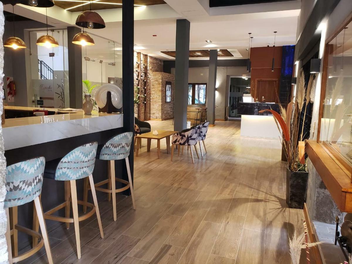 Los Espinillos Hotel Y Spa Вила Карлос Пас Екстериор снимка